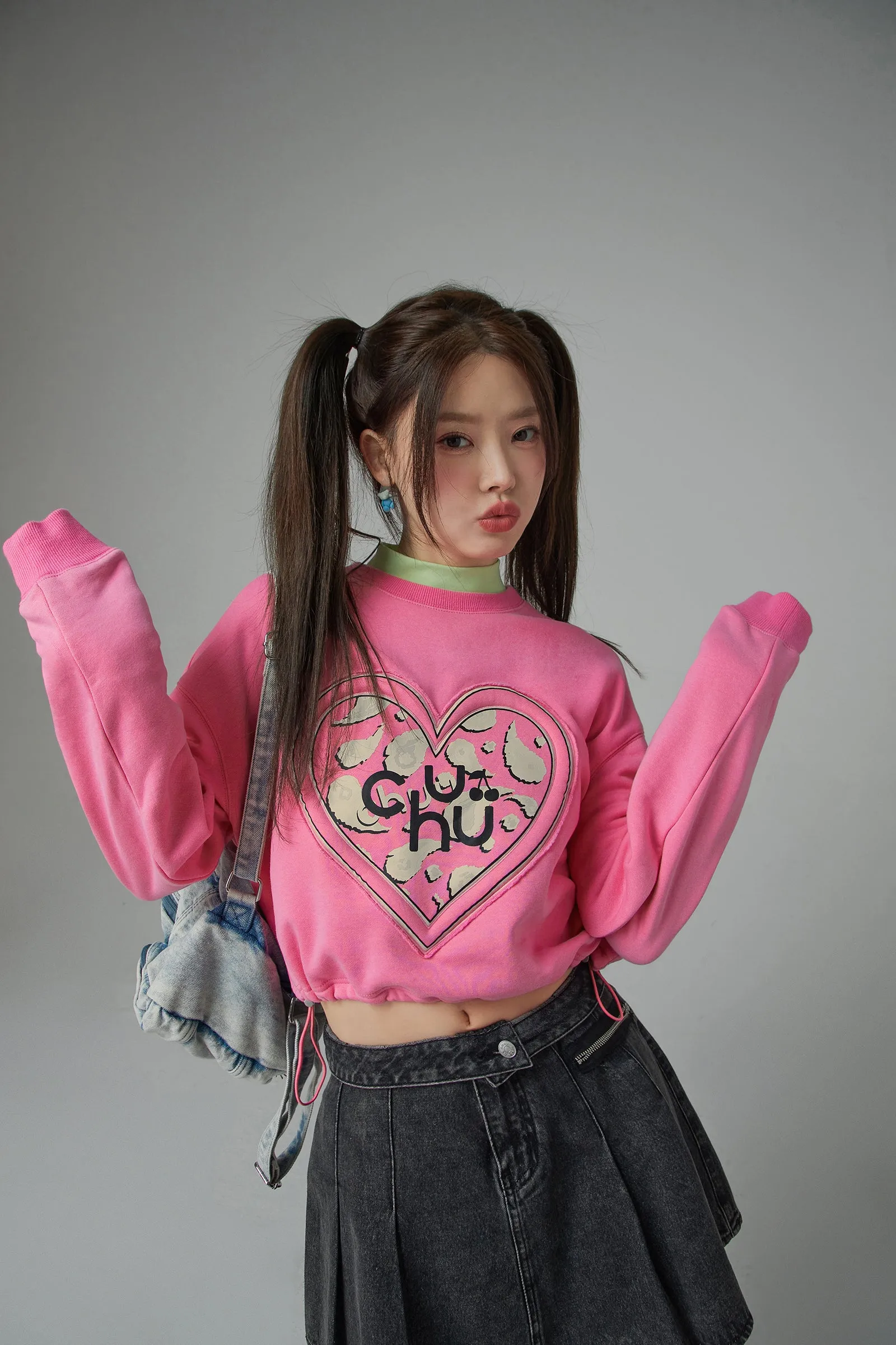 Chuu Heart Print Crop Sweatshirt