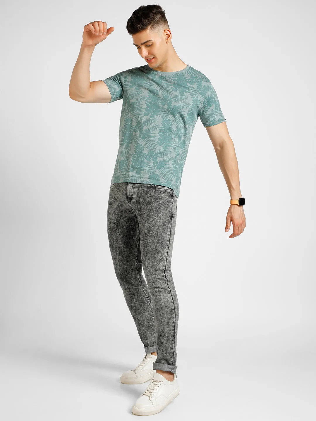 Mens Slim-Fit Round Neck T-Shirt in Light Green with Half Sleeves and Printed Design, Made of Cotton