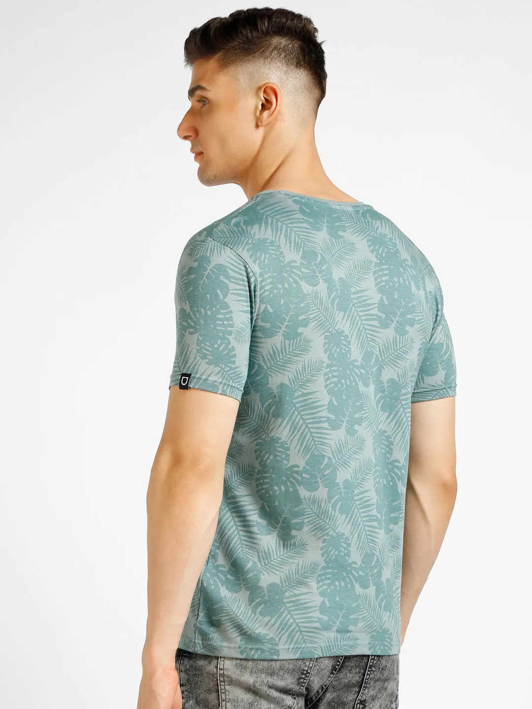 Mens Slim-Fit Round Neck T-Shirt in Light Green with Half Sleeves and Printed Design, Made of Cotton