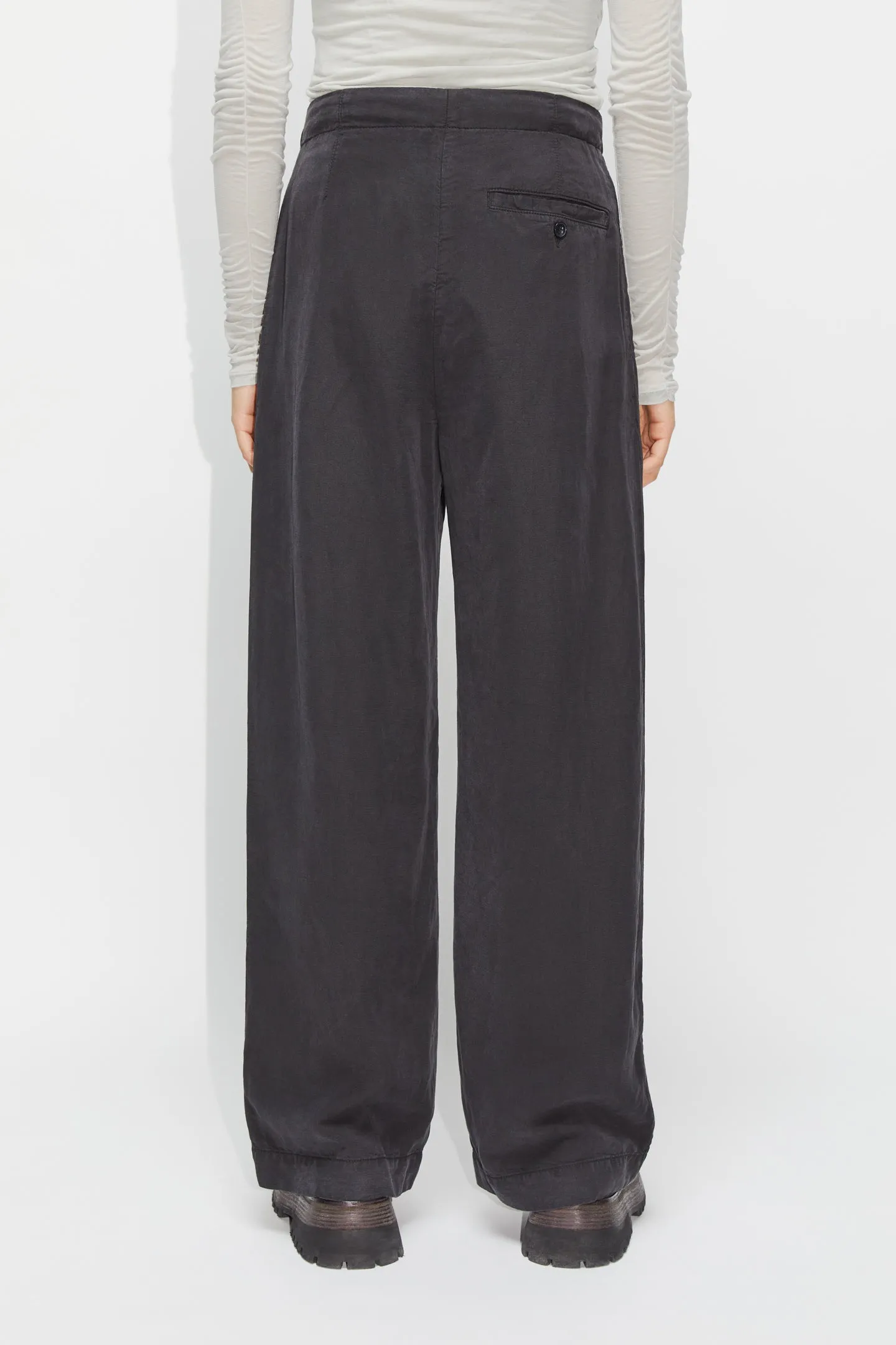 Pleated Wide-leg Trousers