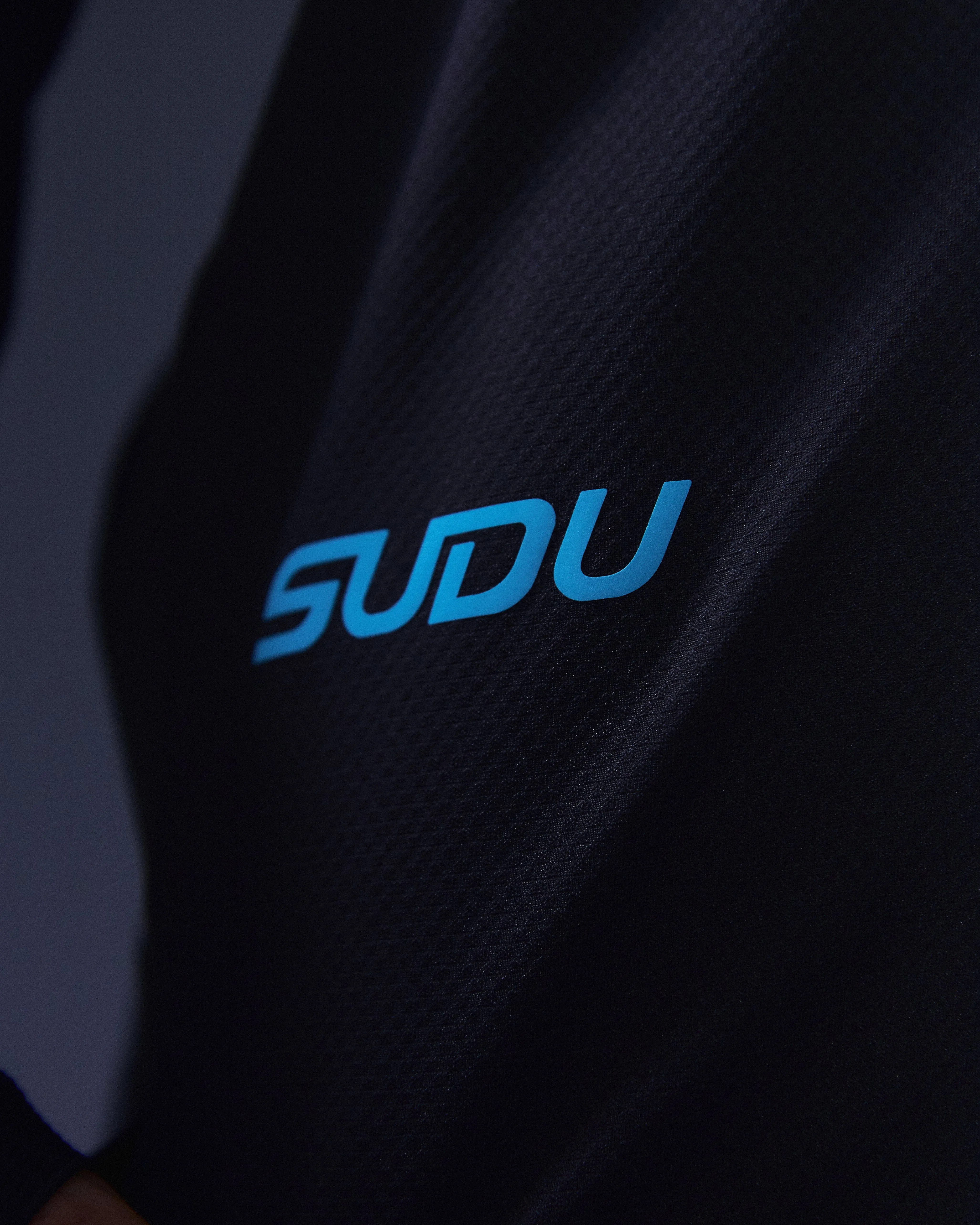 SRT LS 01 Run Long Sleeve Shirt - Black/Light Blue