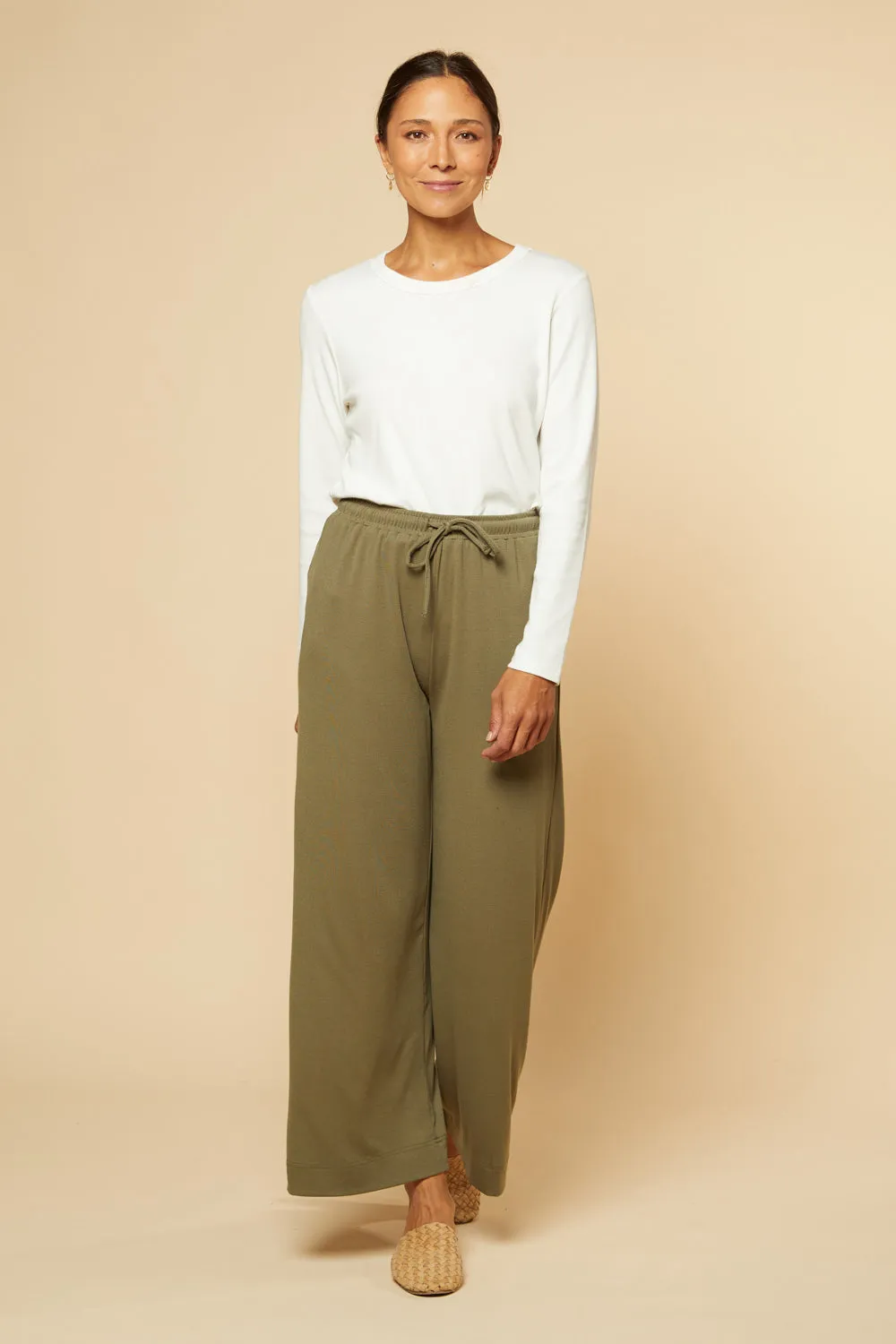 Wide Leg Stretch Pants in Khaki