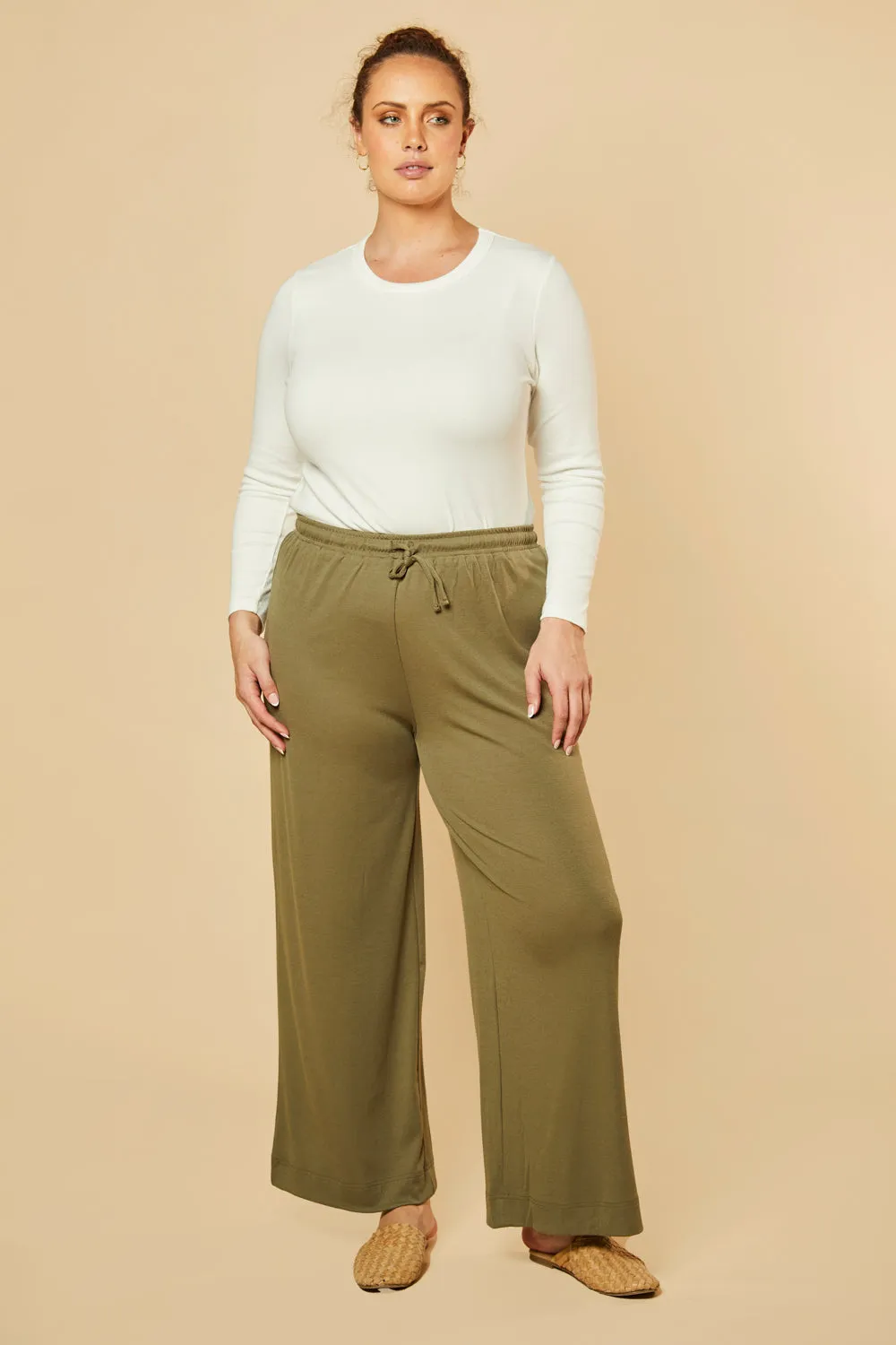 Wide Leg Stretch Pants in Khaki