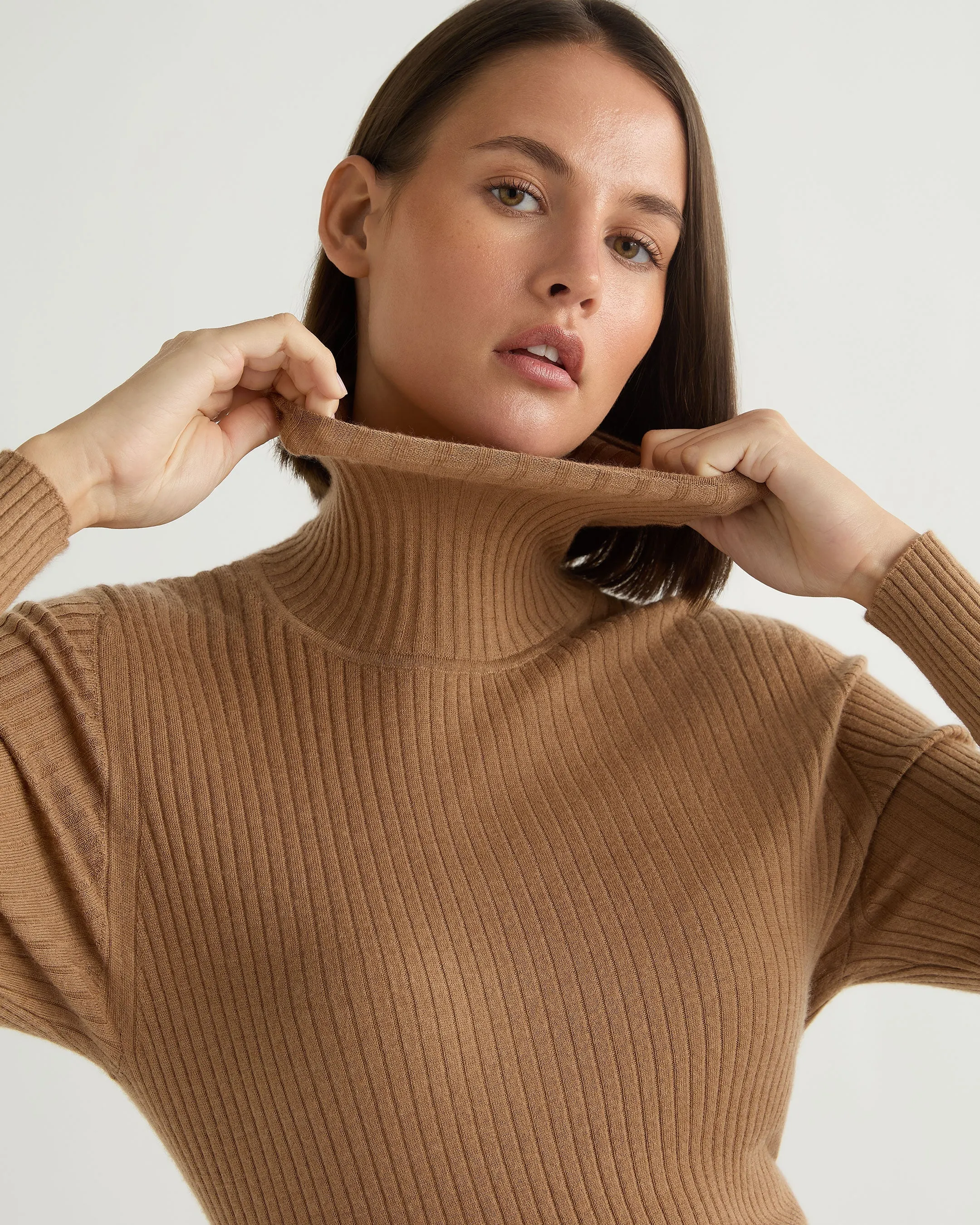 Women's Superfine Cashmere Ribbed Turtle Neck Sweater Dark Camel Brown