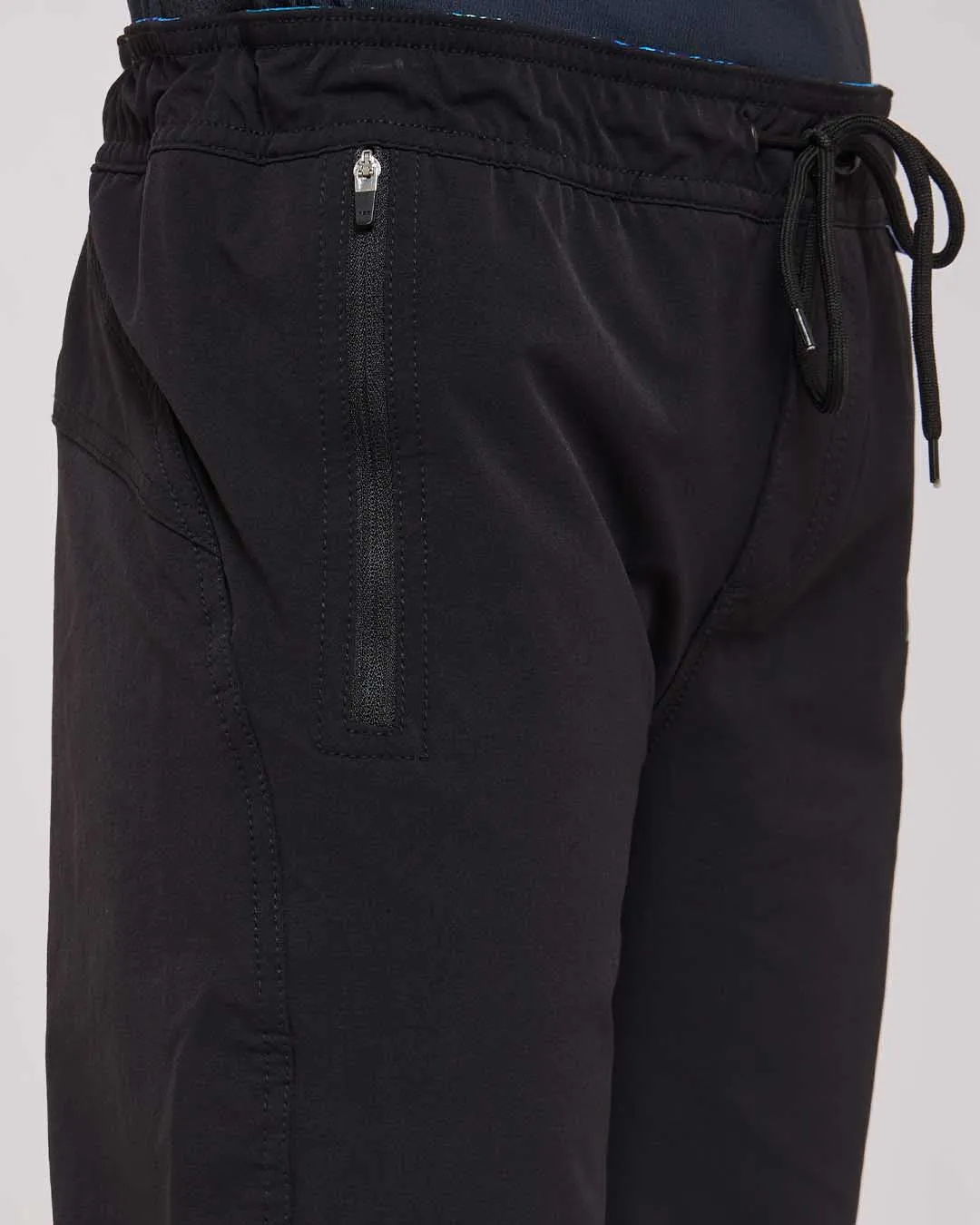 Youth Gravity Shorts | Black